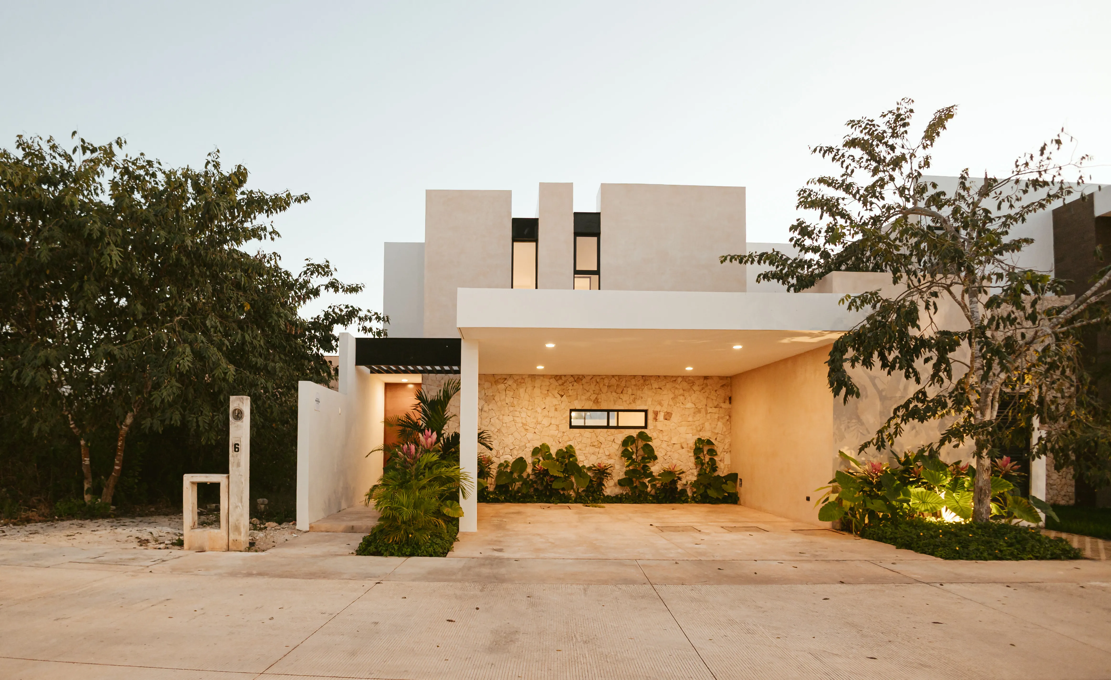 Fachada MANTRA 5